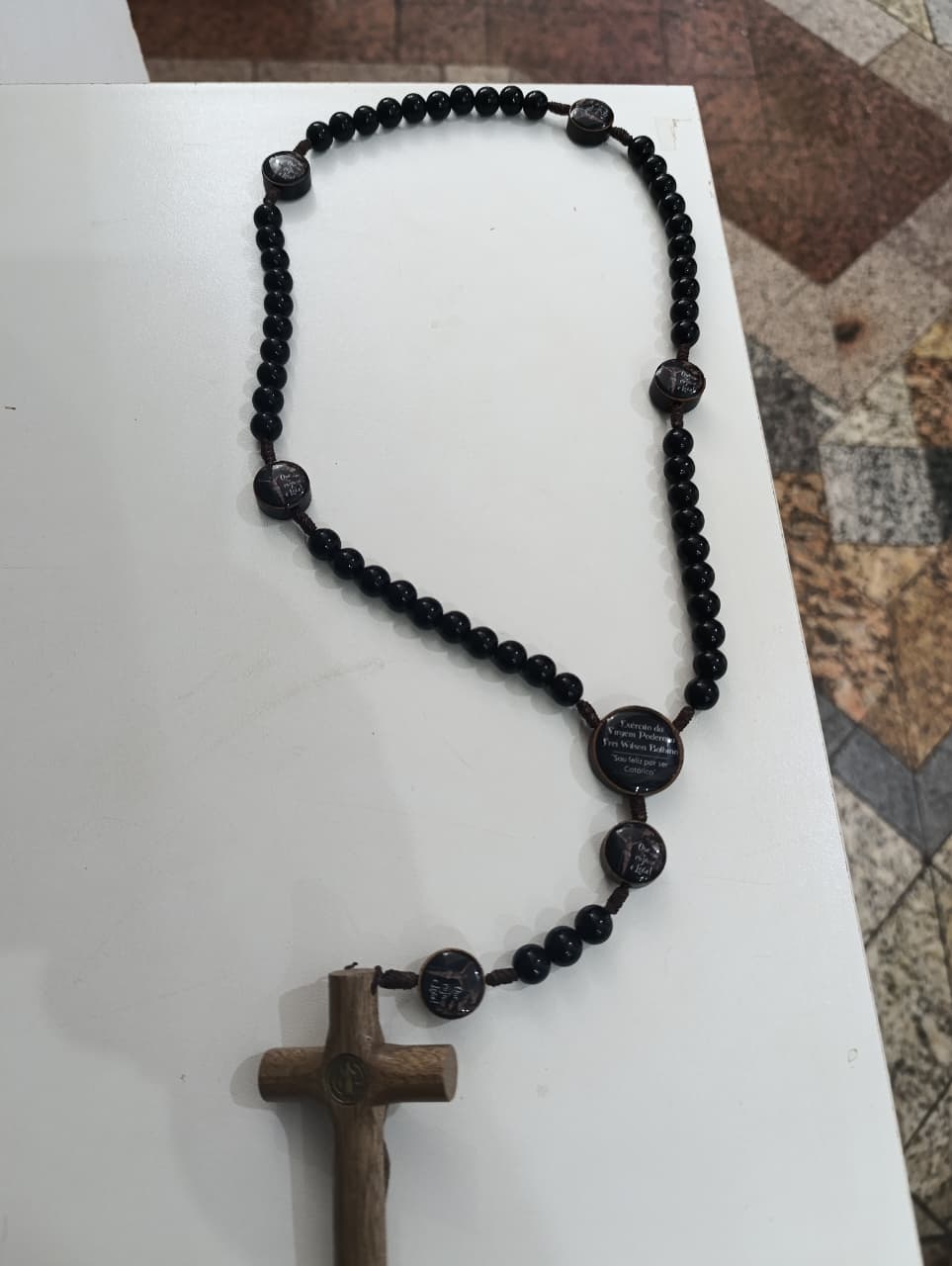 terco-que-ruja-o-leao-com-contas-plasticas1