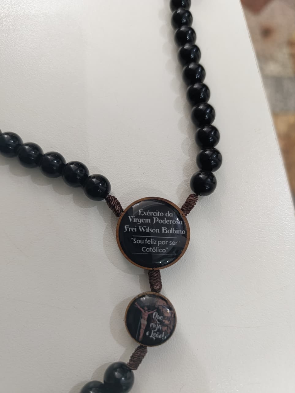 terco-que-ruja-o-leao-com-contas-plasticas2