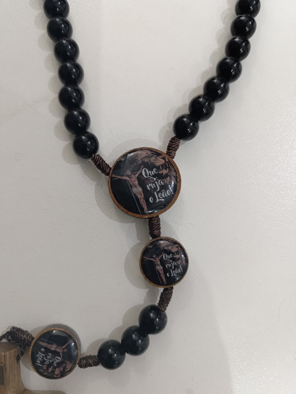 terco-que-ruja-o-leao-com-contas-plasticas4